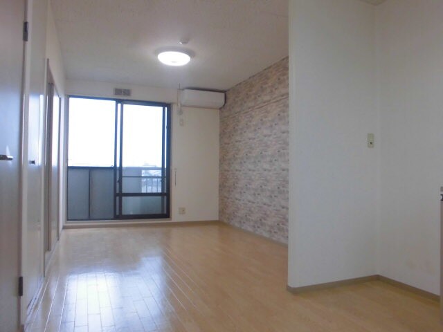 ハッピーバード市川の物件内観写真