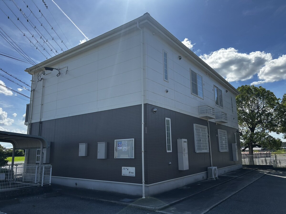 ミレニアム・カーサAの物件外観写真