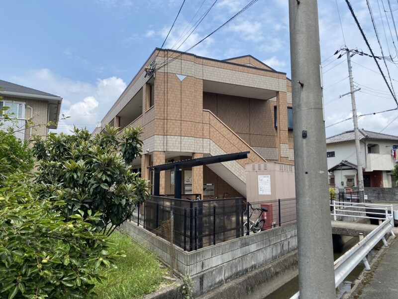 パンプルムースの物件外観写真