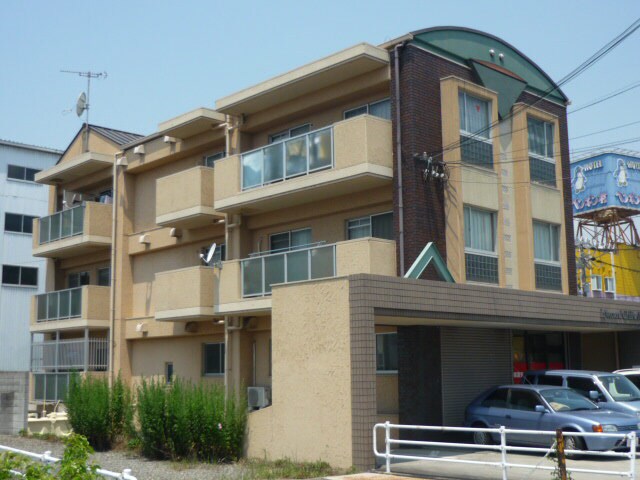 ライフコート市川の物件外観写真