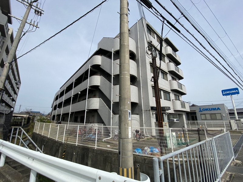 シャトー第一土山の物件外観写真