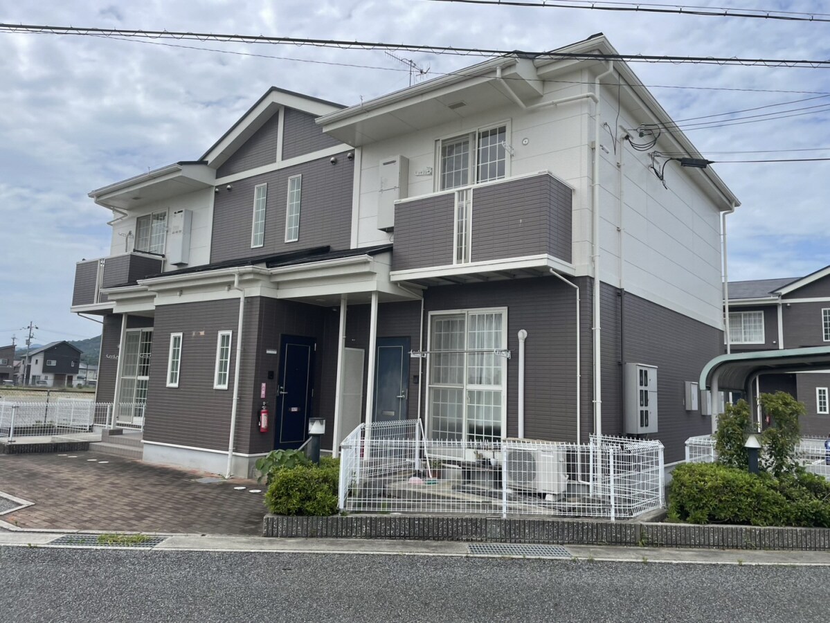 ミレニアム・カーサAの物件外観写真