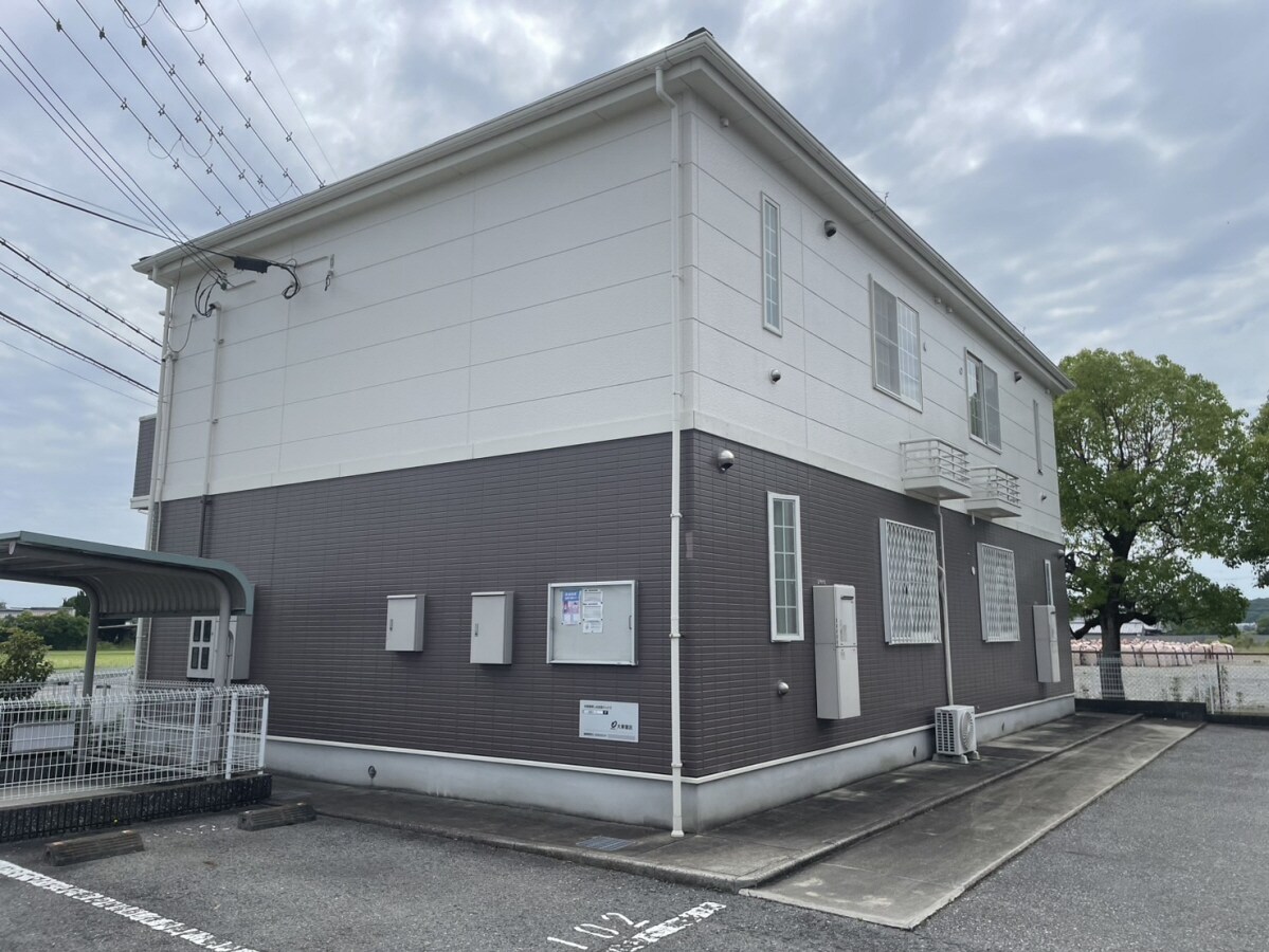 ミレニアム・カーサAの物件外観写真