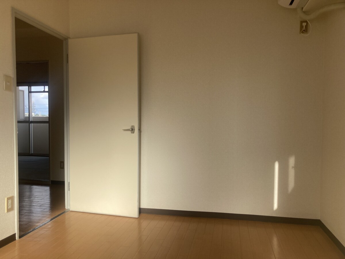 ロイヤルコーポ高砂の物件内観写真