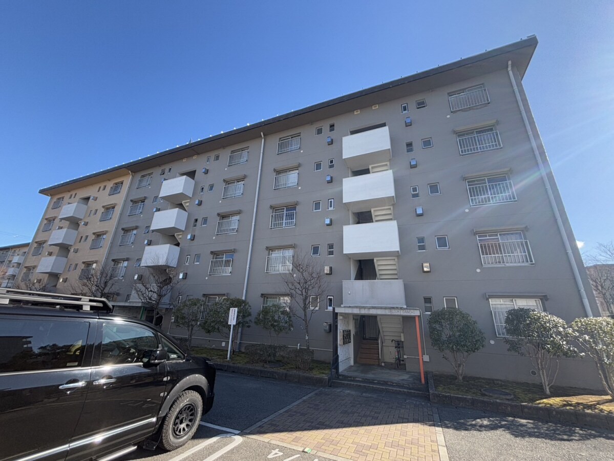 ビレッジハウス志染の物件外観写真