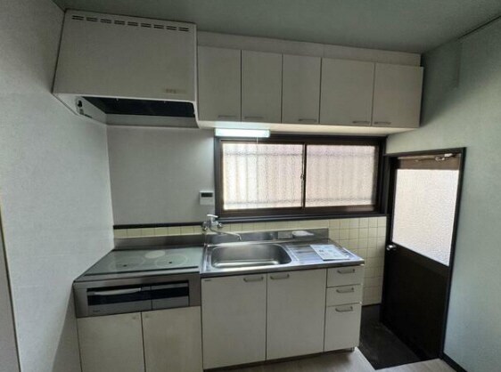 高砂市百合丘貸家の物件内観写真