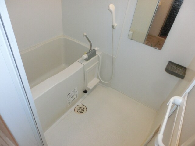 ウィステリアコートの物件内観写真