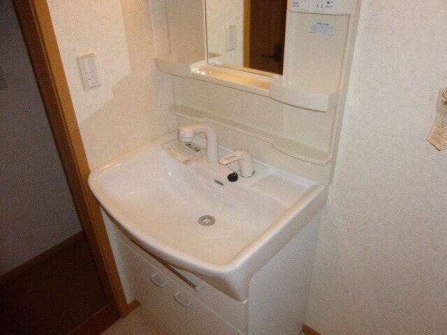 ヴィラ・ポポラーレⅠの物件内観写真