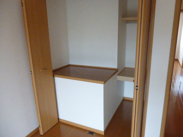 ヴィラ・ポポラーレⅠの物件内観写真