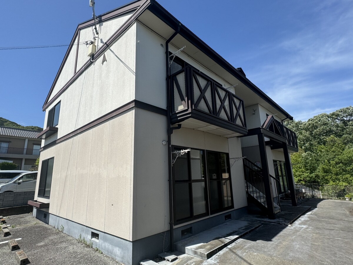 ハイツ二番館A棟の物件外観写真