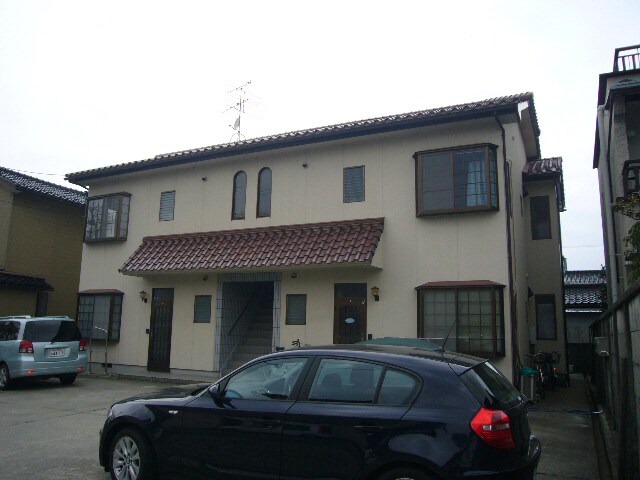 リバーサイド磯部の物件外観写真