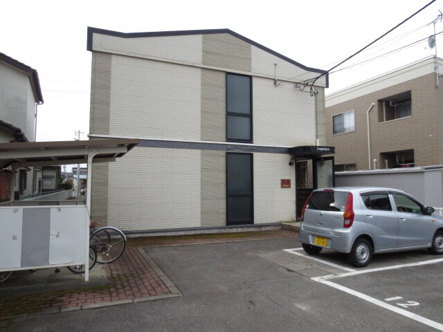 パレス窪新の物件外観写真