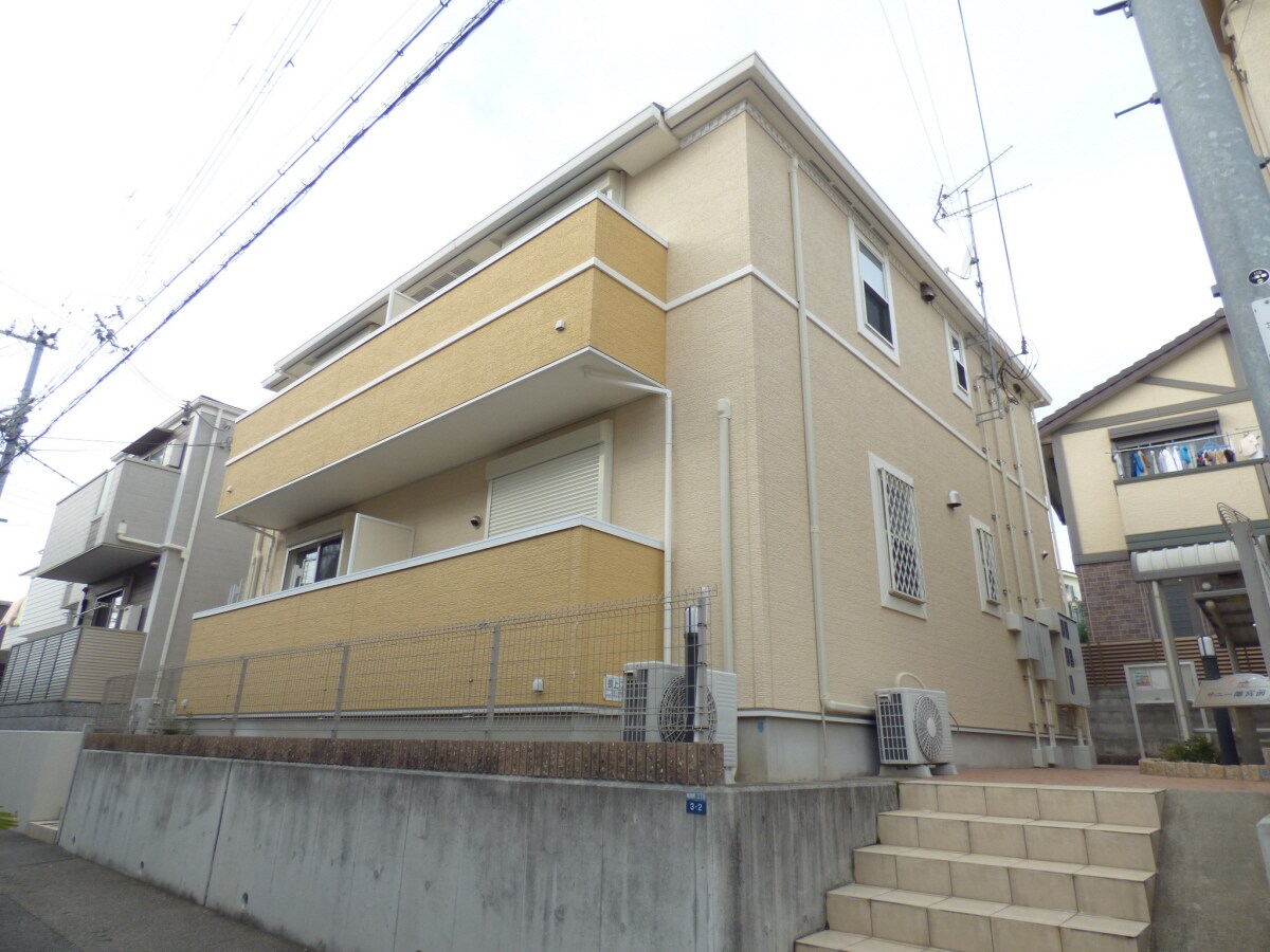 サニー離宮前の物件外観写真