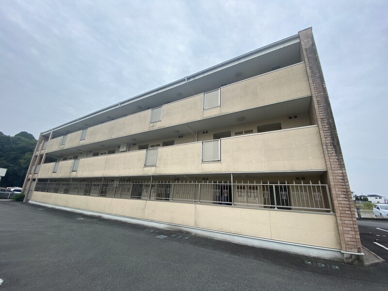 セイント・テツの物件外観写真