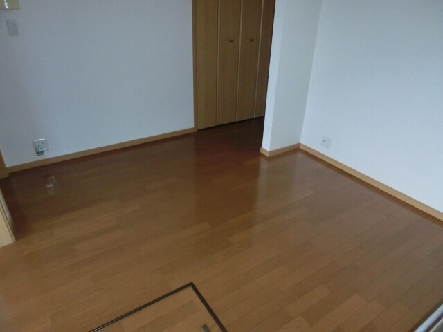 ヴィラ・ポポラーレⅠの物件内観写真