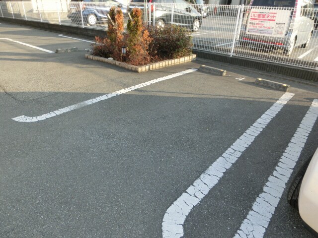 ウエスト　ウッド　アベニューの物件外観写真