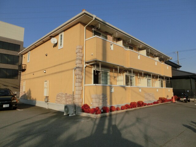 ウエスト　ウッド　アベニューの物件外観写真