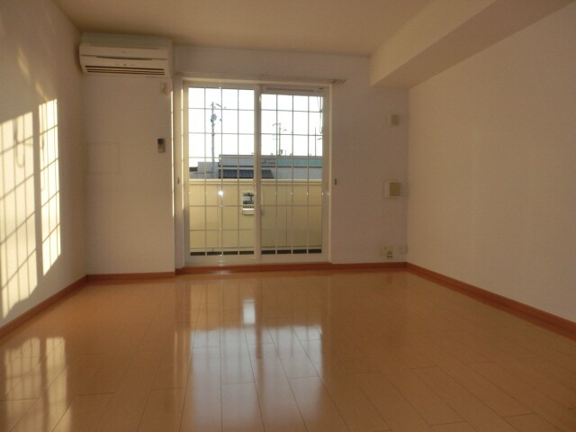 ウエスト　ウッド　アベニューの物件内観写真