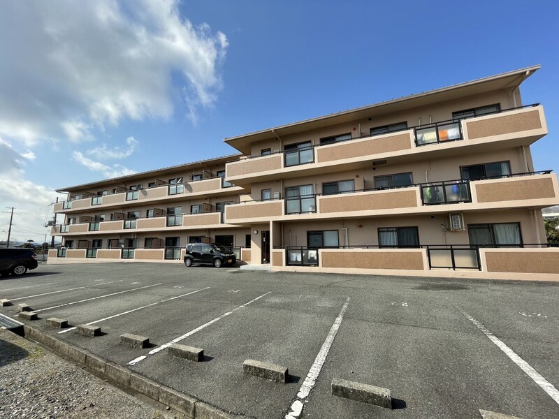 ヌーベ・ゆらのの物件外観写真