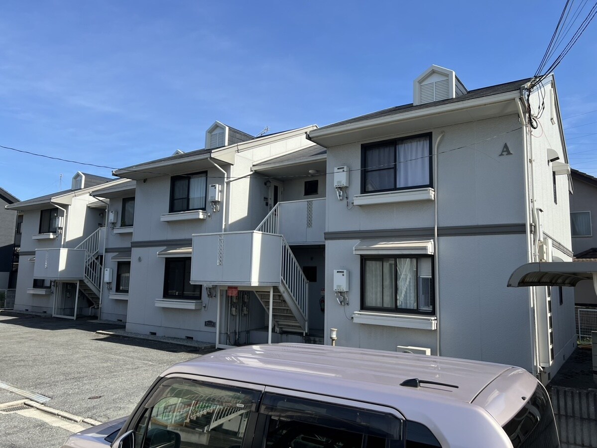 メゾン堀川　A棟の物件外観写真