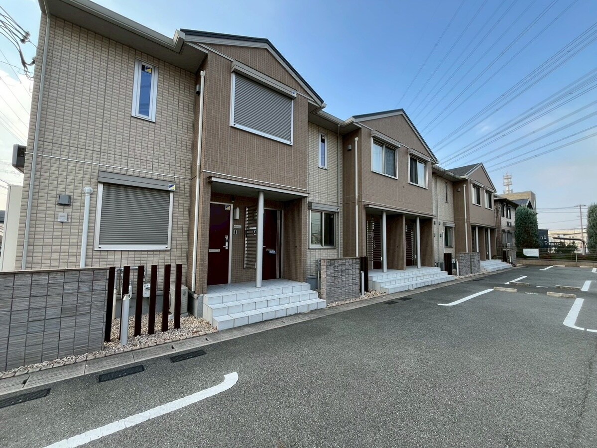 プレミアの物件外観写真