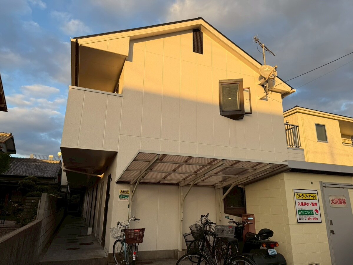 ヴィラ・フィオーレの物件外観写真