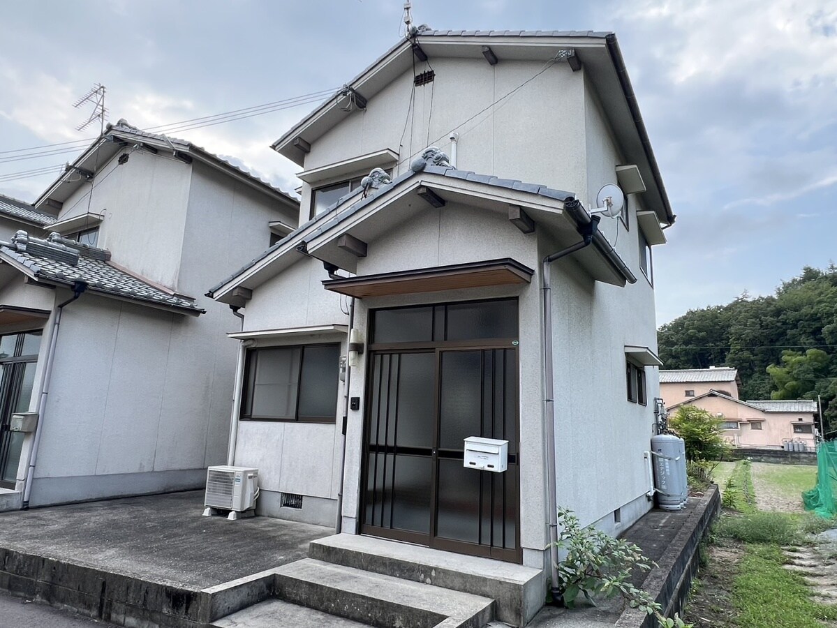 循環器戸建ての物件外観写真