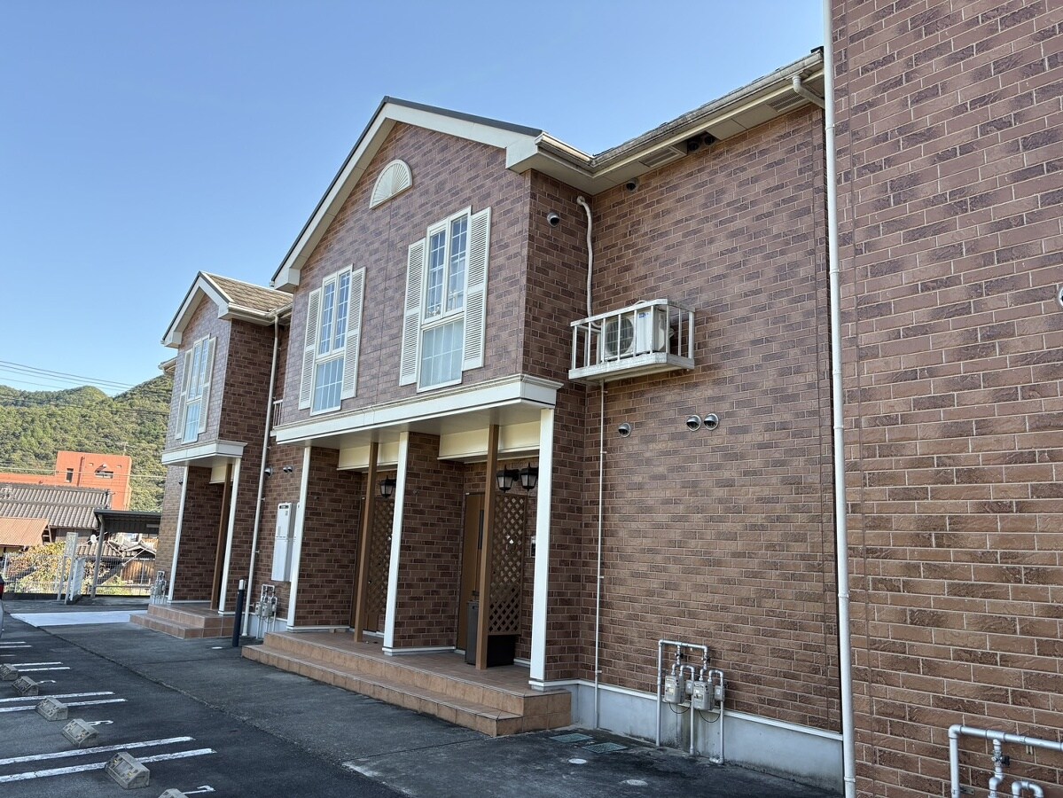 ヴィラ・ポポラーレⅠの物件外観写真