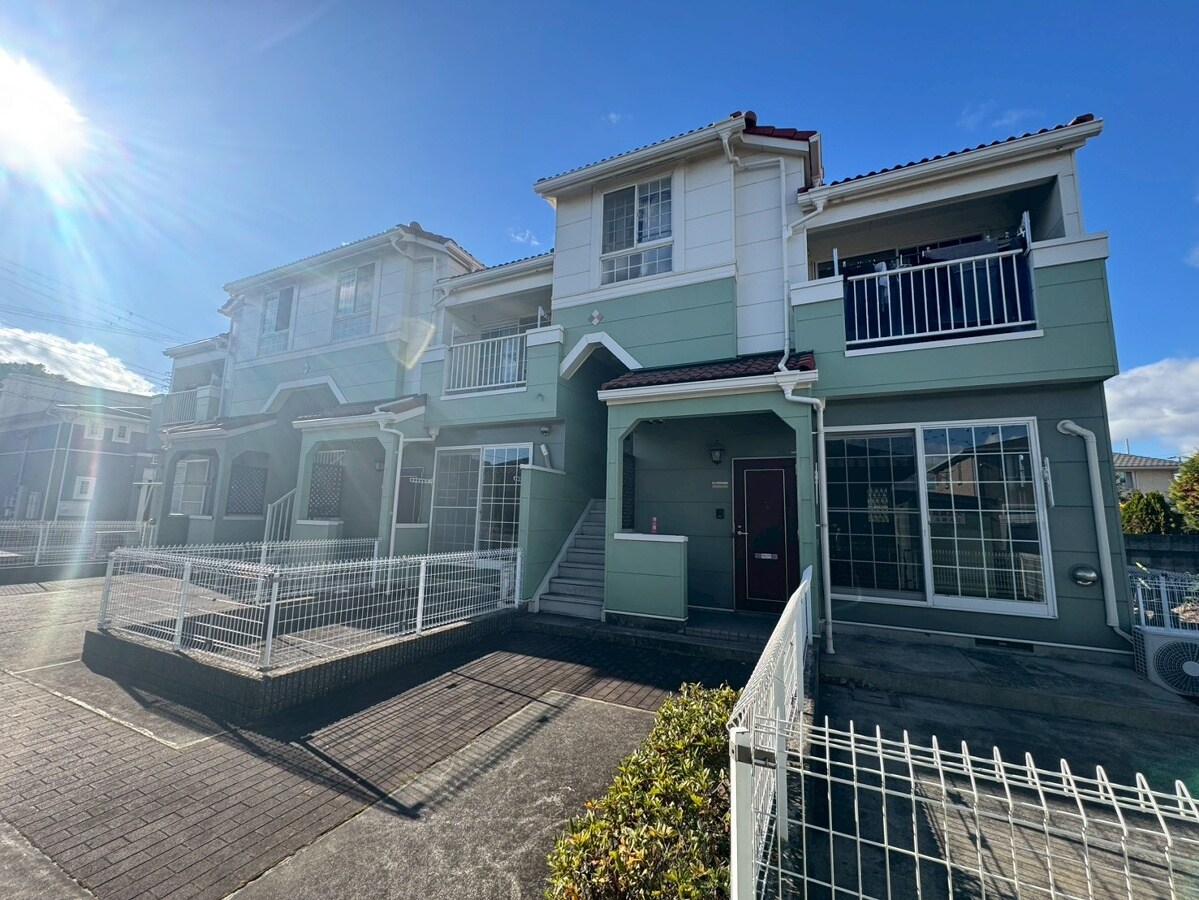 グリーンベルトの物件外観写真