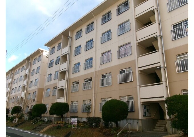 姫路市川公社団地　1号棟の物件外観写真