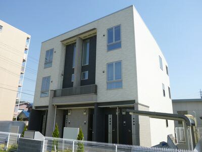 プラシードの物件外観写真