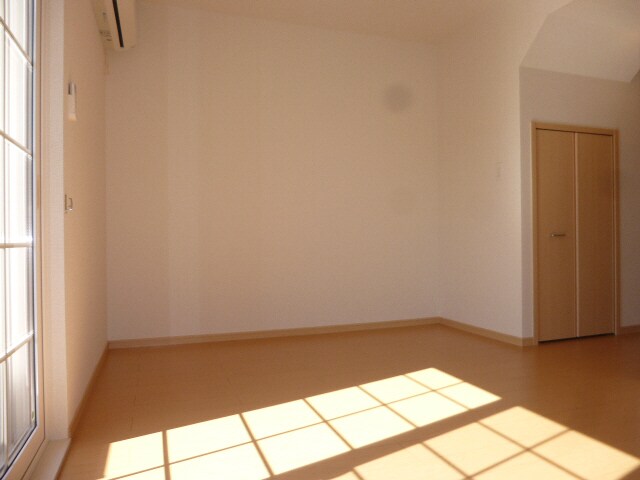 シュラインイーストの物件内観写真