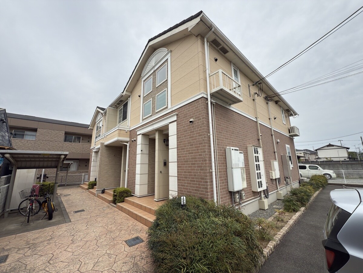 リジュール南条の物件外観写真