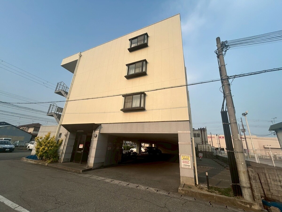 ヴィラ・ソレイユの物件外観写真