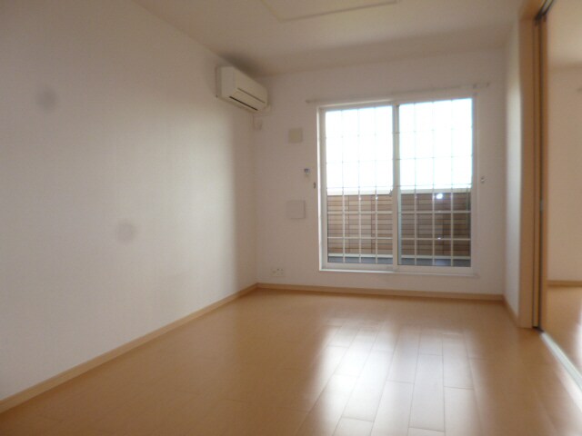 ネオロイヤルＢの物件内観写真