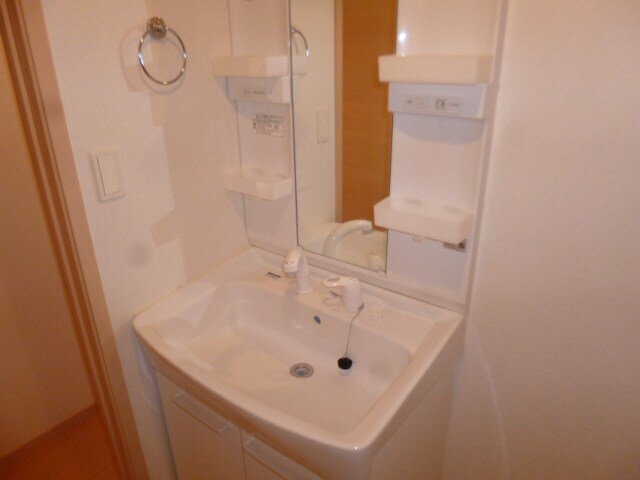 ネオロイヤルＢの物件内観写真