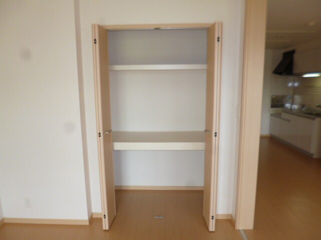 ネオロイヤルＢの物件内観写真