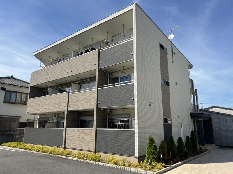 フィールド　ミドル・ライペンⅡの物件外観写真