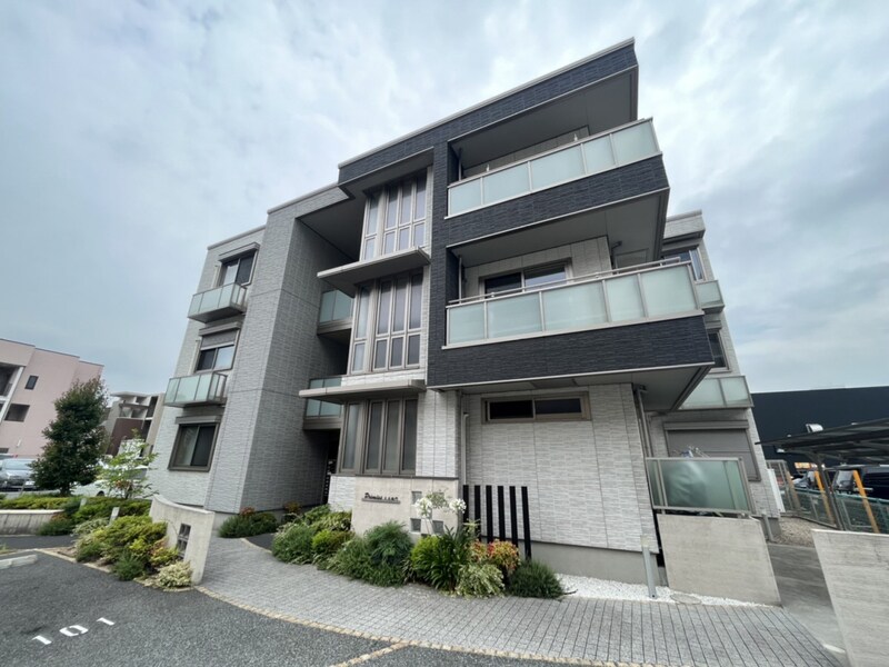 プレミアス三左衛門の物件外観写真