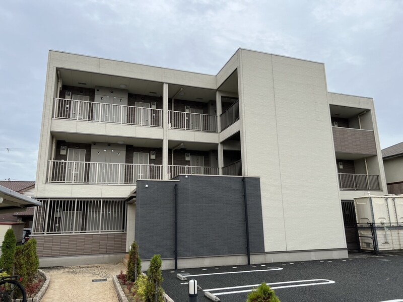 エレガンスリングの物件外観写真