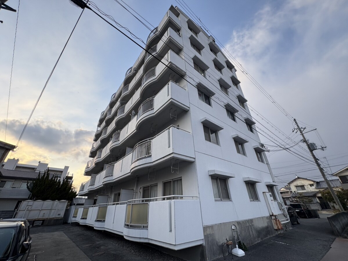 ダイヤマンションの物件外観写真