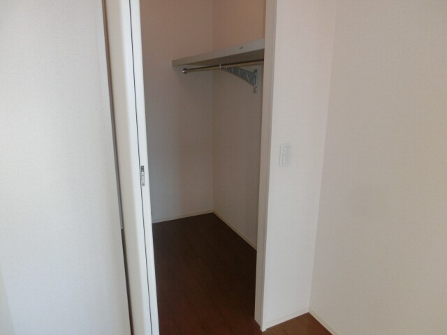 ウィステリアコートの物件内観写真