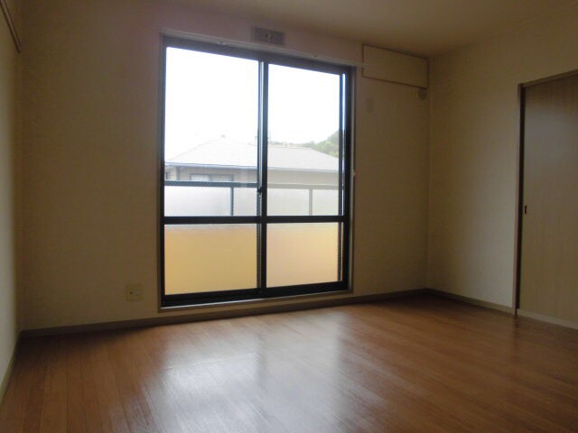アーバンライフ吉田A棟の物件内観写真