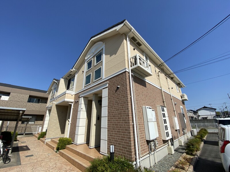 リジュール南条の物件外観写真