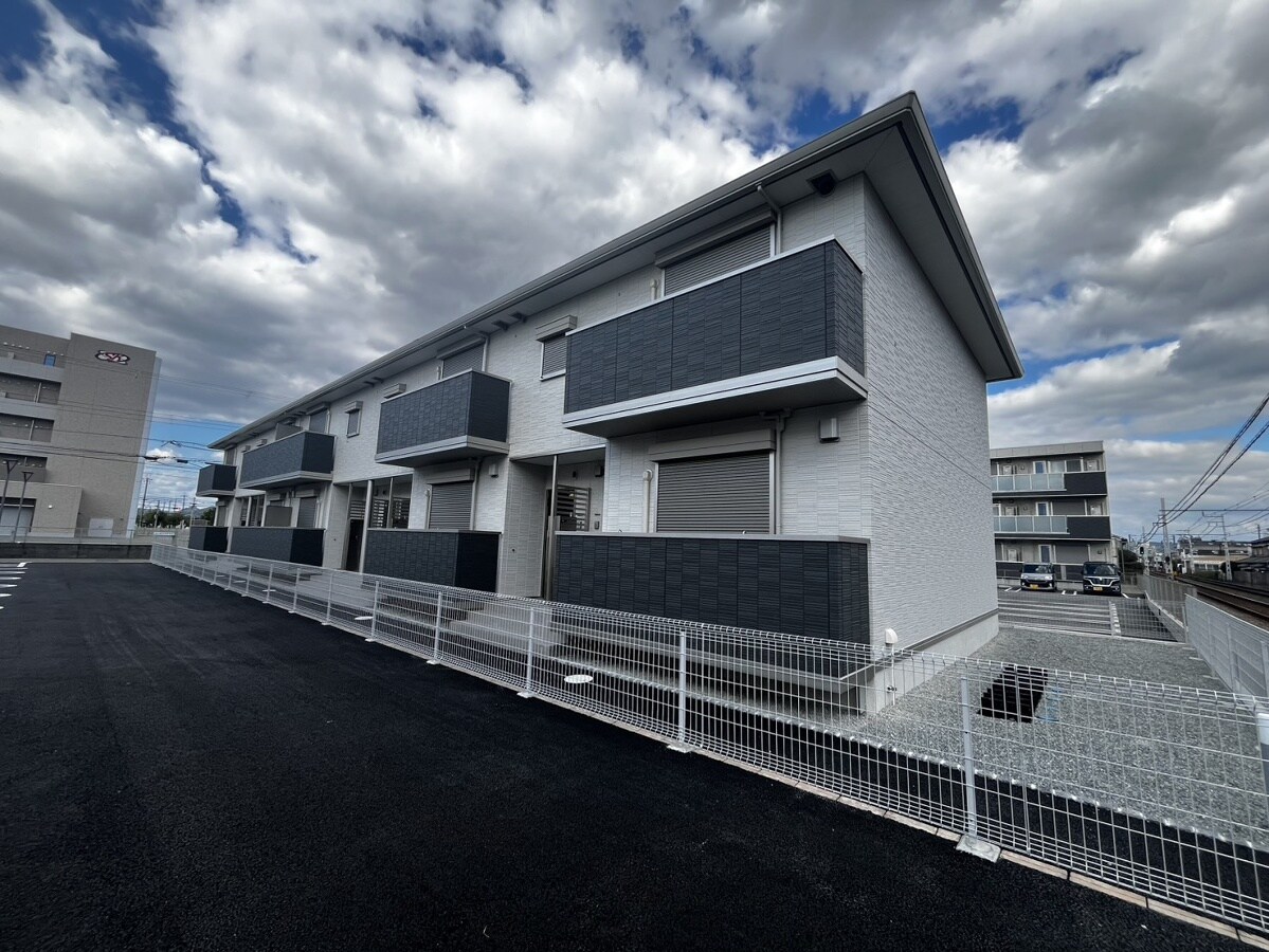 ルグラン亀山の物件外観写真