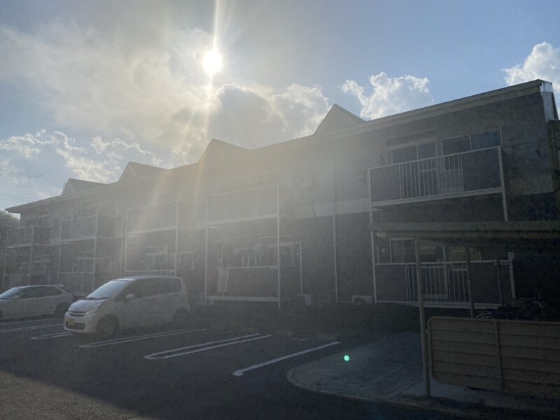 エムカーサの物件外観写真