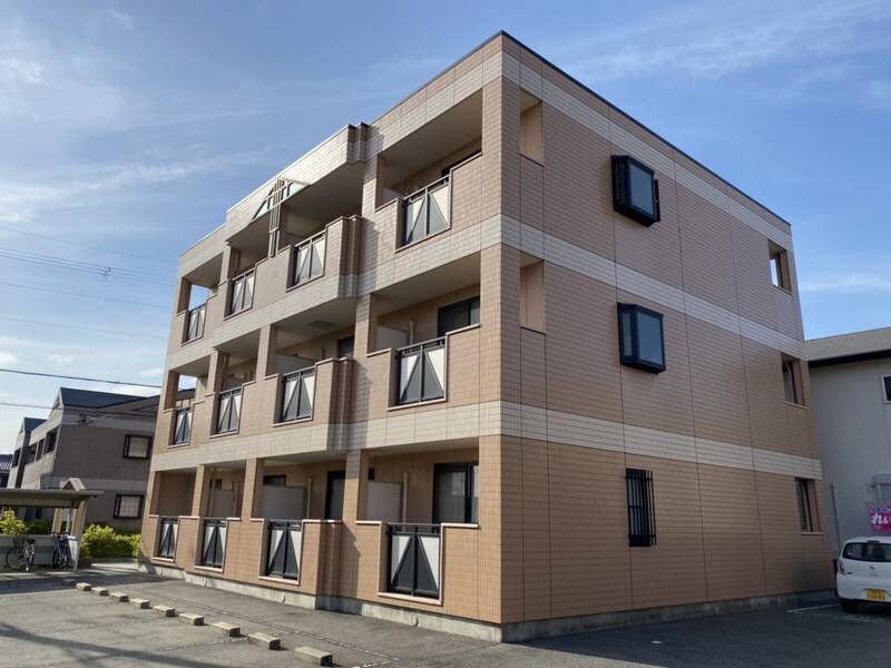 ラフィーヌ上野田の物件外観写真