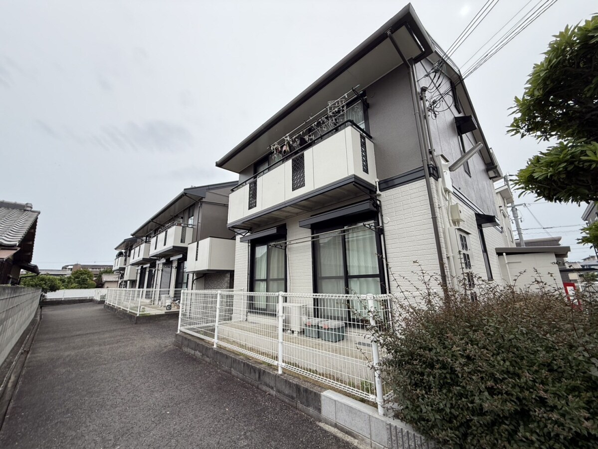 メゾン・カトルズ　A棟の物件外観写真