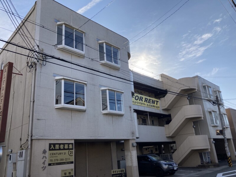 寿ハイツの物件外観写真