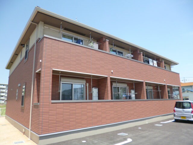 メゾン ロングフィールドの物件外観写真